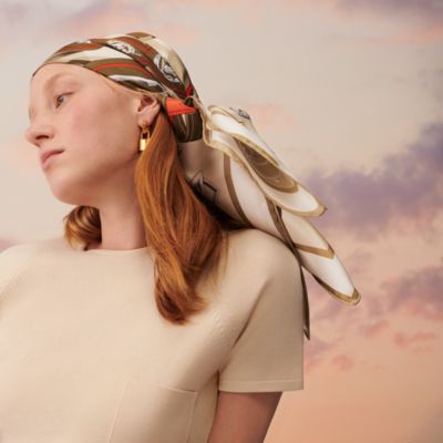 カレの結び方 | Hermes | Hermès - エルメス-公式サイト
